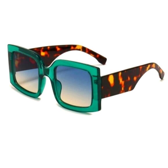 OVER SIZED PRINTED SUNGLASSES